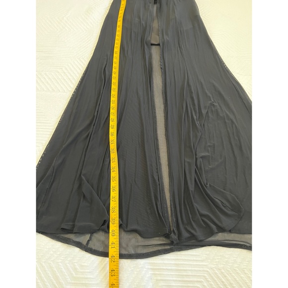 Silence + Noise (Urban Outfitters) -medium black sheer open split skirt w/bottom - Picture 4 of 11